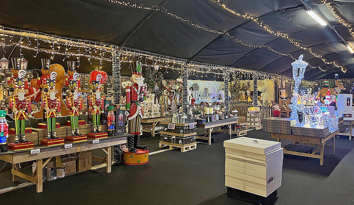 NickyHayesPhoto's tweet photo. Hockley Garden Centre looking extremely festive this afternoon...Makes you feel so happy at this very special time of year...#XmasJoy https://t.co/IpfCkgcNtB