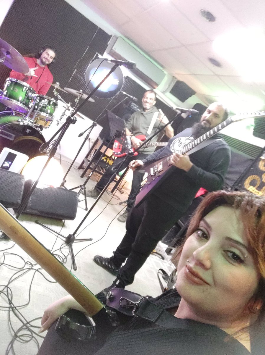 Smiling with our toys while playin’ about war. That is the spirit. 😁❤️🤘🏽