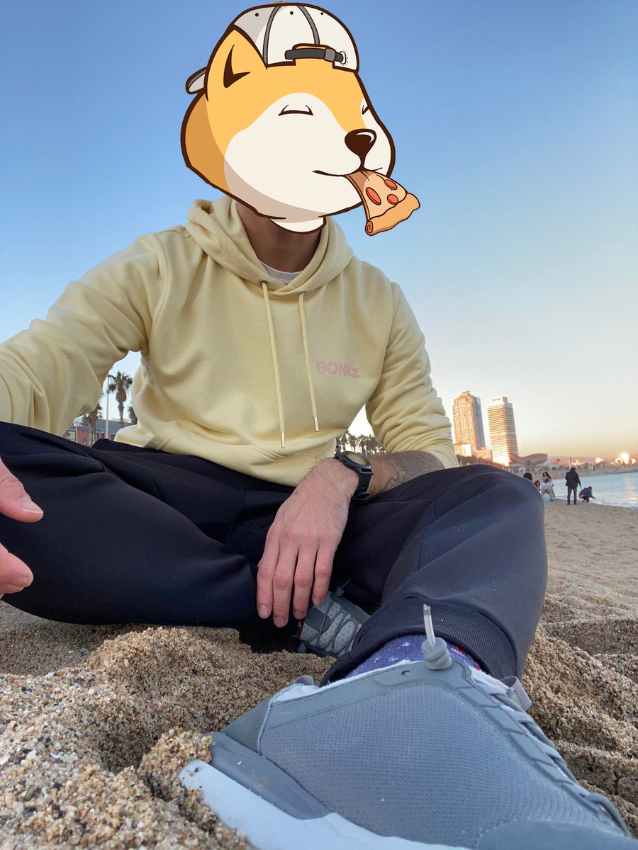 Hola from Barcelona!

Style supported by <a href="/BonkzNFT_/">BONKz</a> 🫡

#NFTCommunitys #Bonk #bonkcoin #Bonkz