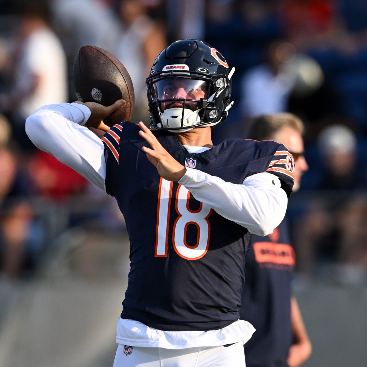 🚨BREAKING: #BEARS QB CALEB WILLIAMS HAS THE MOST CONSECUTIVE PASSES BY A ROOKIE WITHOUT THROWING AN INTERCEPTION.

🤯🤯🤯

Caleb has gone 212+ consecutive attempts without throwing an interception.