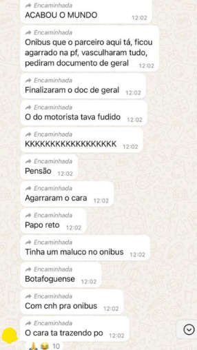 CanalDoManel_'s tweet photo. 🚨⚠️ TORCEDOR DO BOTAFOGO TÁ TRAZENDO O BUSÃO DA CARAVANA NO IMPROVISO DEPOIS DA PRISÃO DO MOTORISTA

ESSA LIBERTADORES ESTÁ ÉPICA!!!

HAHAHAHAHAHAHAHA https://t.co/dvLqKFlcC5
