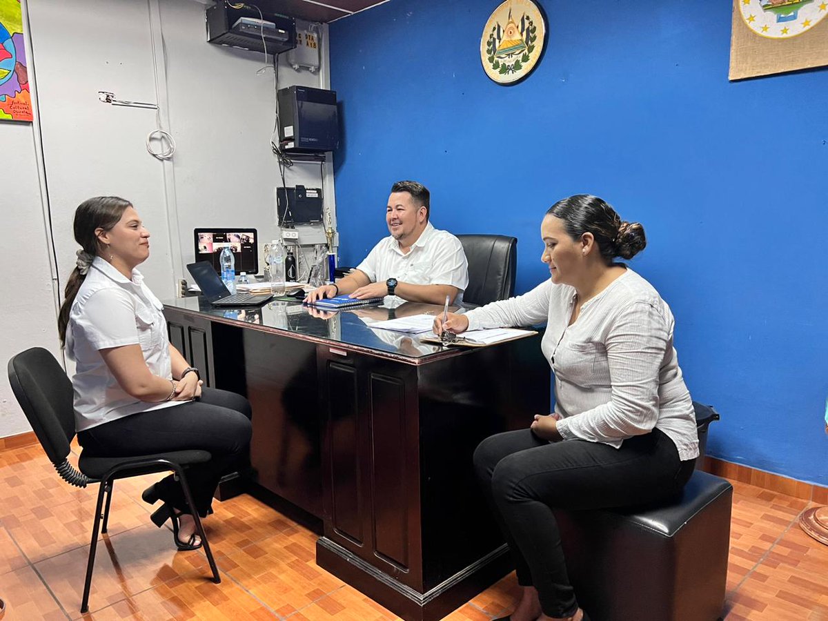 ¡Un paso más por el medioambiente y la igualdad!
En el marco del proyecto "Mujeres protectoras del medioambiente en Morazán", financiado por PBF Naciones Unidas, nos reunimos con el alcalde de Morazán Sur, Cedrick Vásquez, para fortalecer alianzas estratégicas en este municipio.