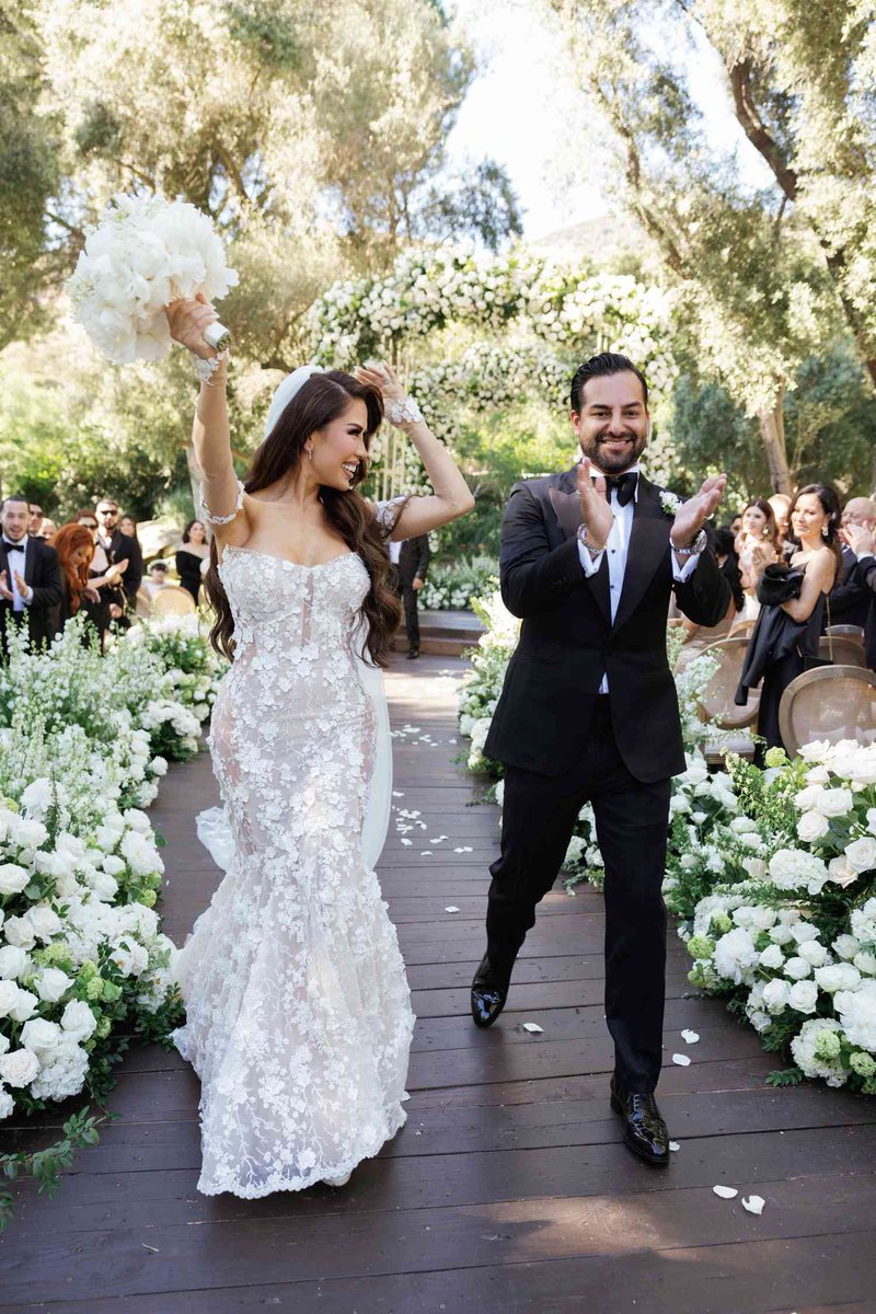 nameswitchUK's tweet photo. Inspiring real life wedding dresses to drool over...https://t.co/fTN2itGAkh https://t.co/vk2yFV8NQv