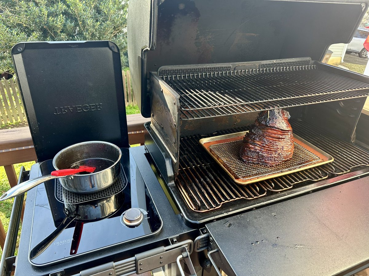 I’ve got a delicious double-smoked ham, with a bourbon, brown sugar, cherry, apple, habanero glaze on the <a href="/TraegerGrills/">Traeger Grills</a> Timberline XL for dinner tonight!

I’ve used this <a href="/MeatChurch/">Meat Church ™</a> recipe for years and it never disappoints!

#TraegerThanksgiving