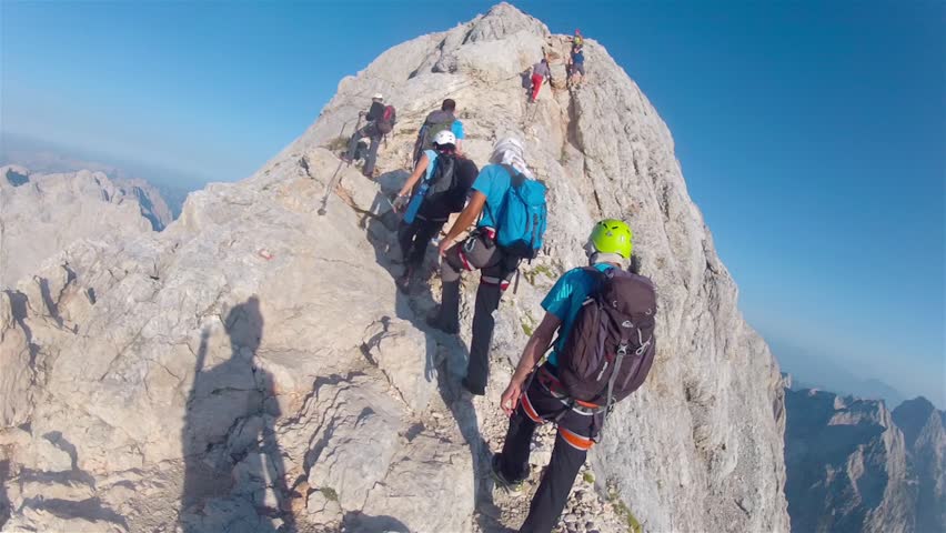 daVideoGlasses's tweet image. Climb higher, capture every view. Let our video sunglasses do the recording. #RockClimbing #OutdoorGear #CaptureAdventure #ClimbEveryMountain #VideoGlasses