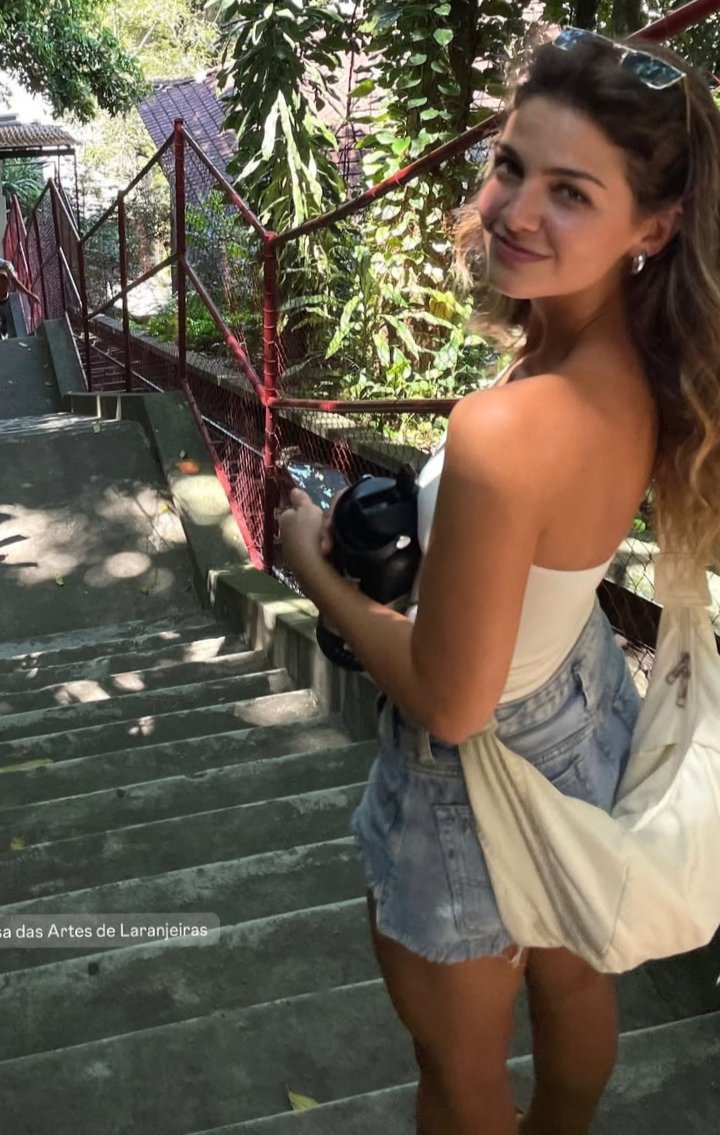 vitoriabohn1's tweet photo. @bohnvitoria minha vitória bohn ♥️♥️♥️♥️♥️♥️♥️♥️♥️♥️♥️♥️ https://t.co/w5RFG0ybSf