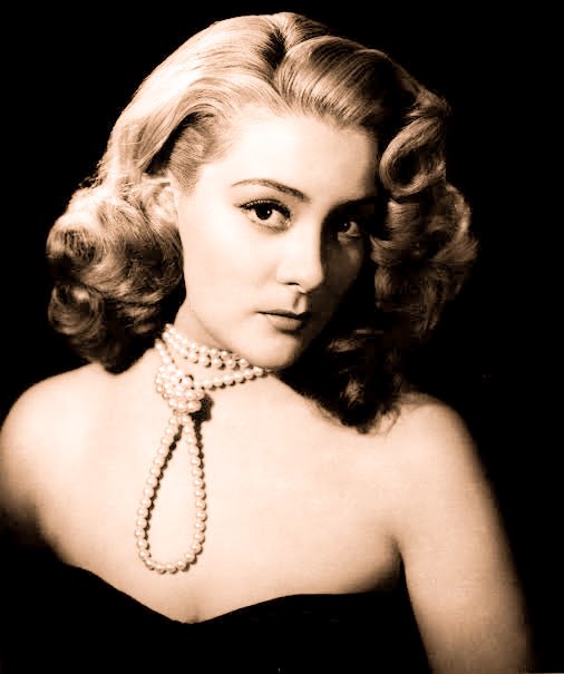 Para mí, y para toda la familia Televisa, nos entristece el adiós a la diva del Cine de Oro, teatro y televisión mexicana, y a su vez nos llena de orgullo haber compartido con ella tantos años de enseñanza en esta la que siempre fue y seguirá siendo su Casa Televisa. 

Hasta