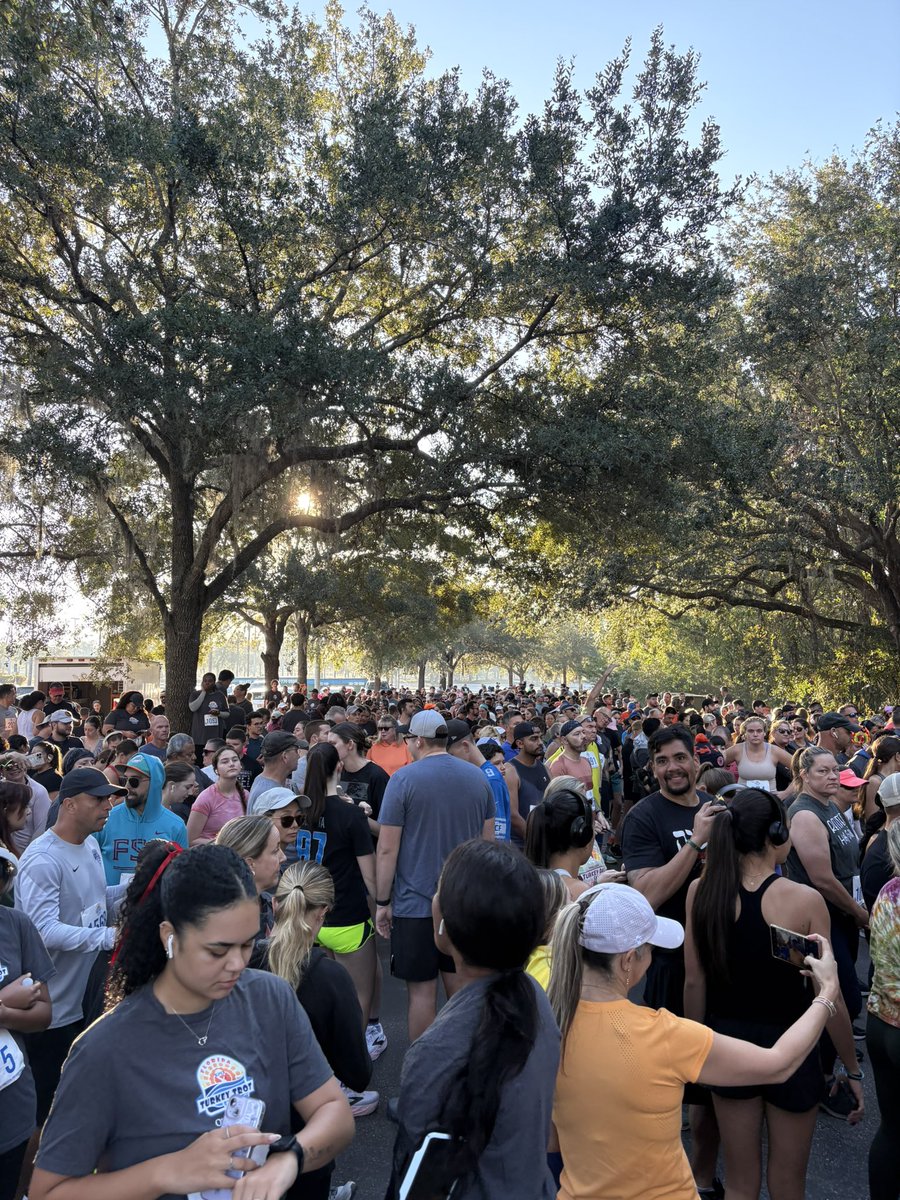 seanray1967's tweet image. I am full, did a 5K race this morning and then some hydro massage. #Thanksgiving2024 #orlando #TurkeyTrot
