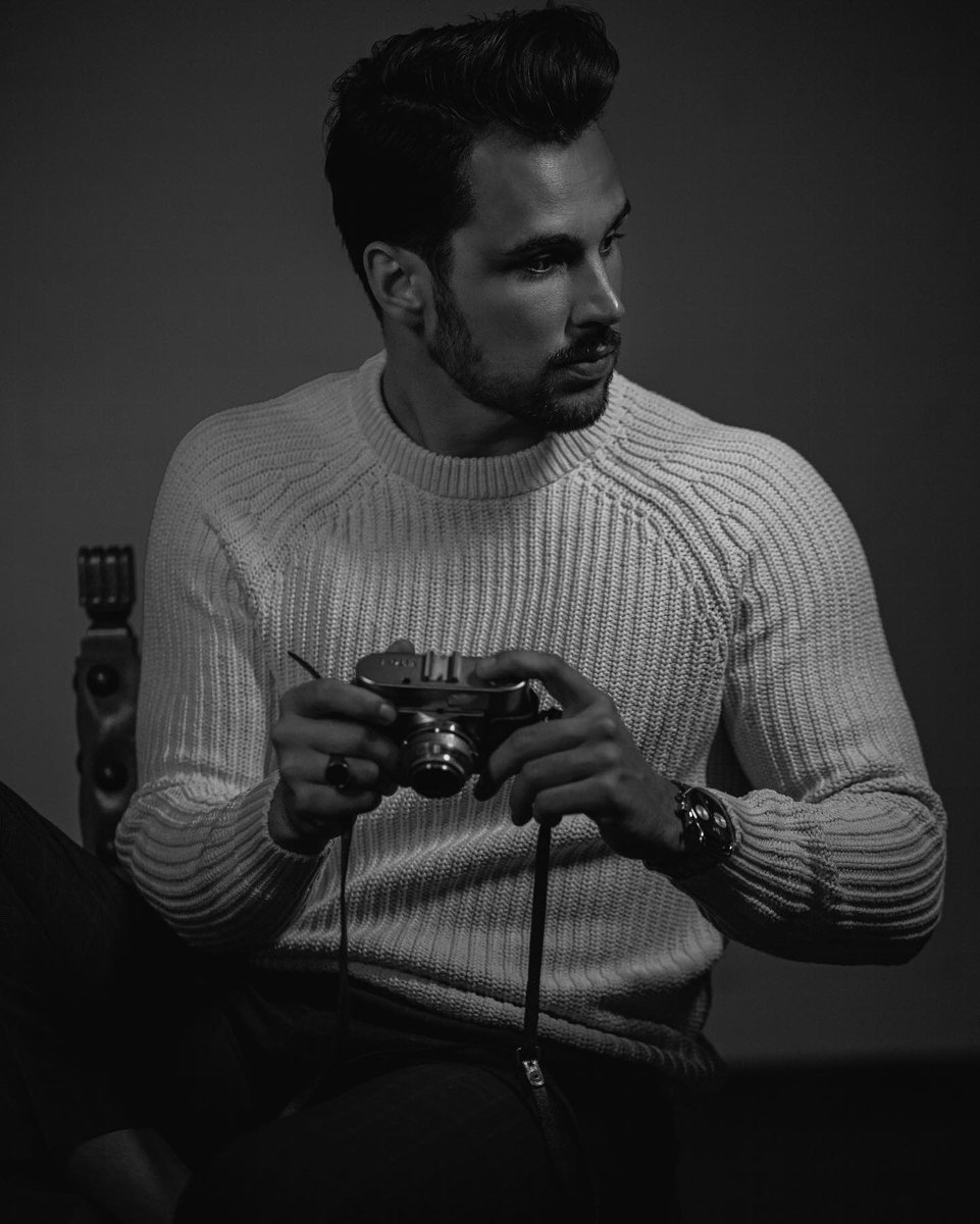 Pilot_Dominic_K's tweet photo. Modeling lifestyle 🥰 https://t.co/K9VVTy62d3
