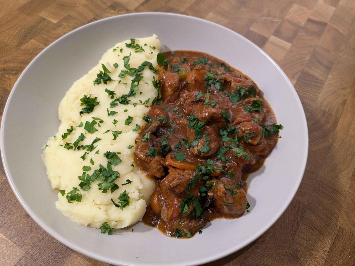 homevsfastfood's tweet image. [Homemade] Lamb Stew with mashed potatoes
👉 homecookingvsfastfood.com
#LambStew #HomemadeComfortFood #MashedPotatoes #Foodie #RecipeOfTheDay #homecooking #food #recipes #foodpic #foodie #foodlover #cooking #hungry #goodfood #homecookingvsfastfood