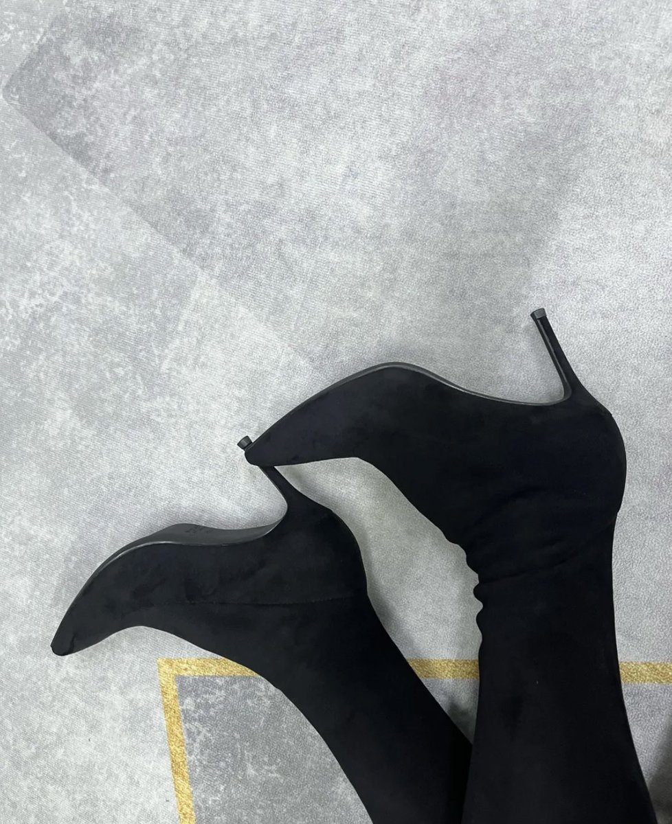 今天没有腿，但有显腿长的过膝靴👢 https://t.co/6oxJIWw8Qc