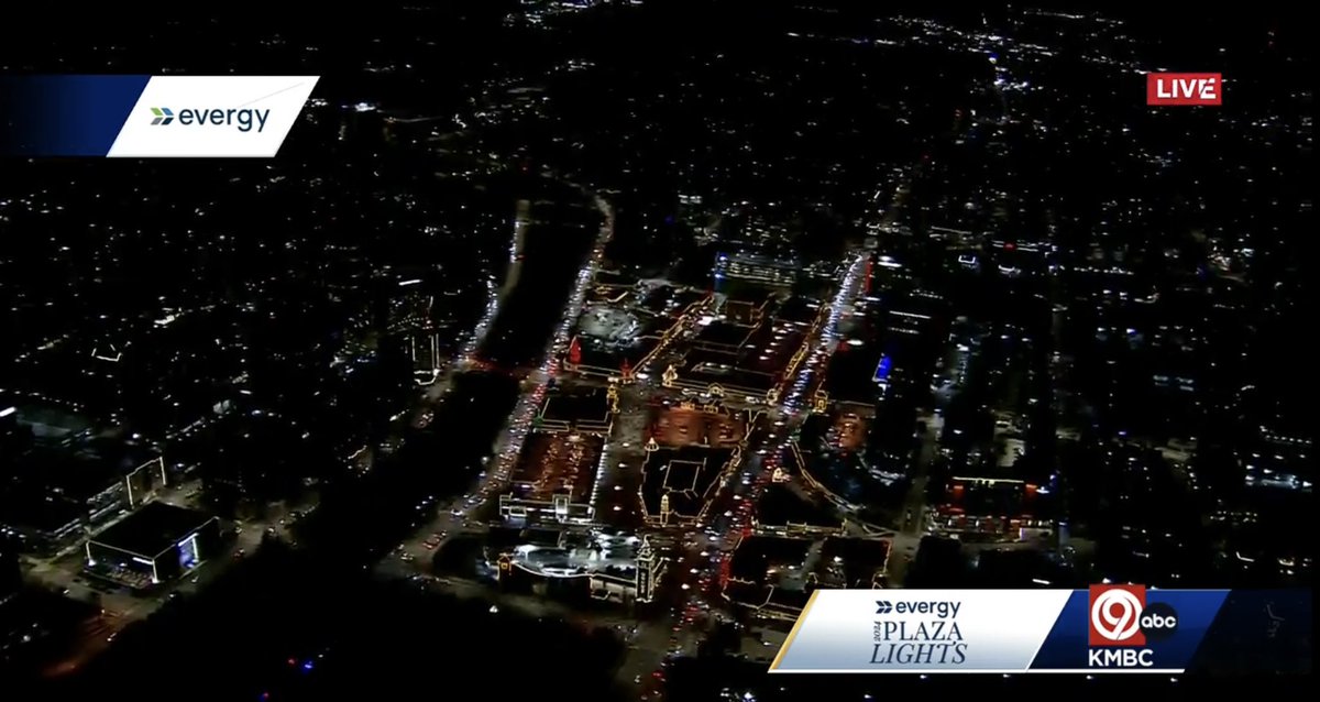 KrisKetzKMBC's tweet image. The @evergypower @plazakc lights are on ! @kmbc