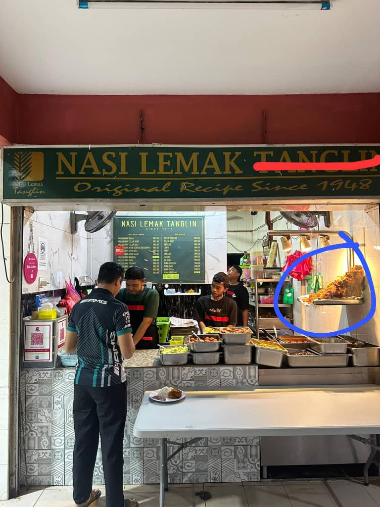 Dedwire's tweet photo. @luqmanhakem31 I have question: what are those? https://t.co/AT3q1oGdso