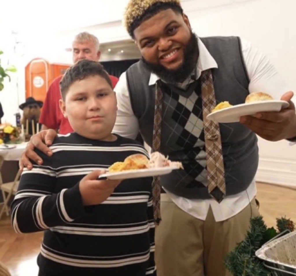 from63rdfavi's tweet image. Happy thanksgiving yall! 🦃  #nevabroke #chasethatbaglikedru