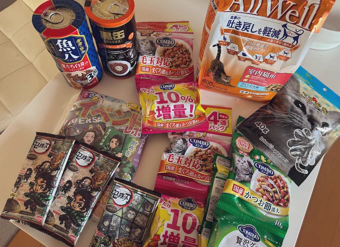 ゲスト参加による新刊のご恵贈にあずかりました🙇‍♀️ウチのネッコたちへの愛情がすごい…もはやにくピさんが親まである…(笑)グーテもくださってまさかのキラキラ獄さん‼️ありがとうございます😭✨ 