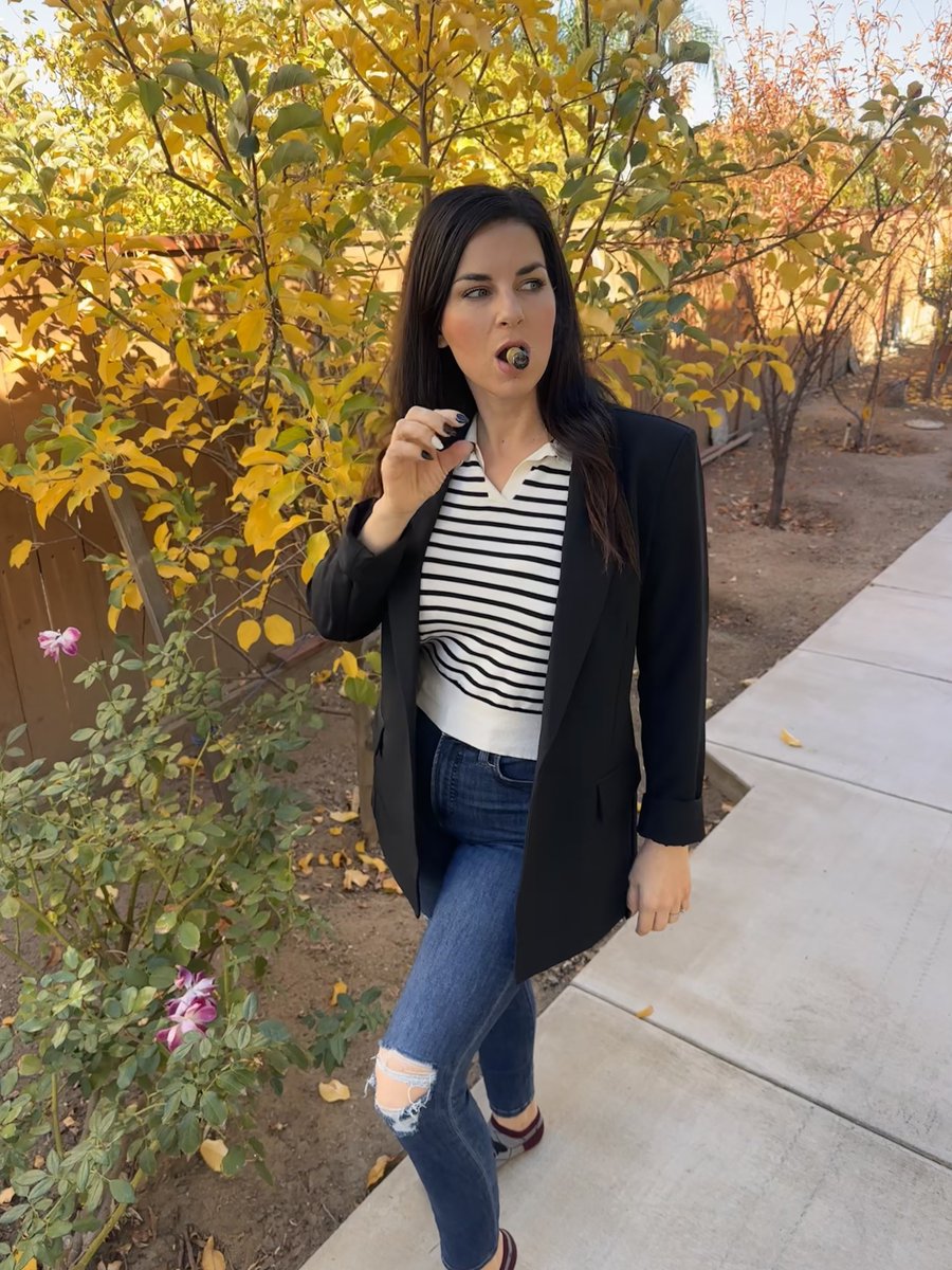 bigashescigars's tweet image. Another sunny holiday in California. Thanksgiving pro tip, let your mom host and simply show up with a dessert, drinks and good cigars for everyone. 😘

#thanksgivinghack #thanksgiving #suncountry #cigars