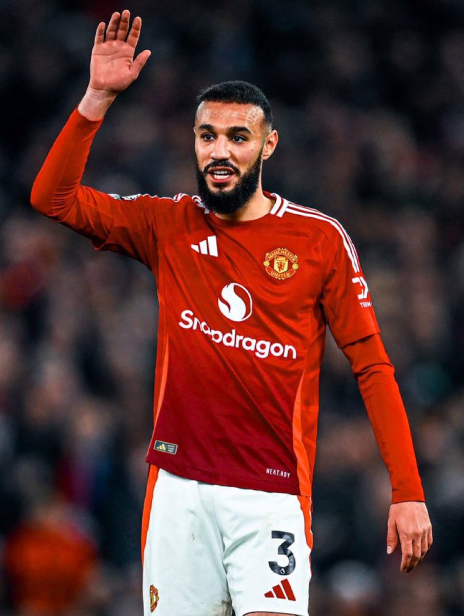 sammytash3's tweet photo. How did Manchester United manage to get Mazraoui for just £12M. Proper baller man❤
#ManchesterUnited 
#GGMU 
#EuropaLeague https://t.co/0pPquGFjJr