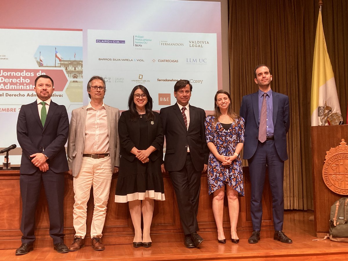 Los profesores <a href="/PaulaBagioli/">Paula Bagioli Coloma</a> y @MartinLooL 
PD: al profesor Loo, no se si reír o llorar 🙈🙈🙈😂😂😂