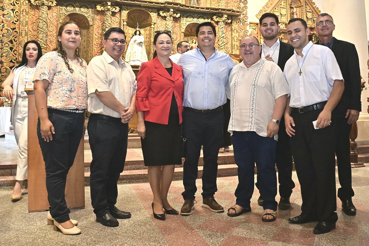 Luis Benítez (@luisbenitez_py) on Twitter photo Junto al Vicepresidente <a href="/AllianaPedro/">Pedro Alliana</a> autoridades locales, departamentales y nacionales; hoy compartimos con toda la comunidad de Atyrá, la habilitación oficial de las obras de restauración del Icónico Templo San Francisco de Asís, a través de la <a href="/ebypy/">Entidad Binacional Yacyretá</a>
#GobiernoDelParaguay 🇵🇾 Junto al Vicepresidente <a href="/AllianaPedro/">Pedro Alliana</a> autoridades locales, departamentales y nacionales; hoy compartimos con toda la comunidad de Atyrá, la habilitación oficial de las obras de restauración del Icónico Templo San Francisco de Asís, a través de la <a href="/ebypy/">Entidad Binacional Yacyretá</a>
#GobiernoDelParaguay 🇵🇾