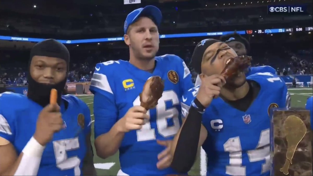 BSMotorCity's tweet photo. The Detroit Lions are 11-1 for the first time in franchise history

#OnePride https://t.co/uarB455YBG