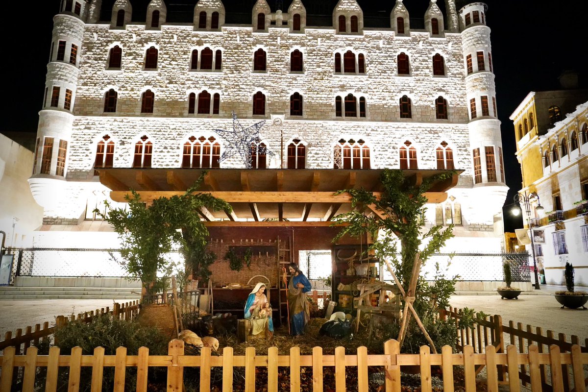 CARLOSCAMPY's tweet image. Ya va llegando la #navidad a #leonesp #botines #belen