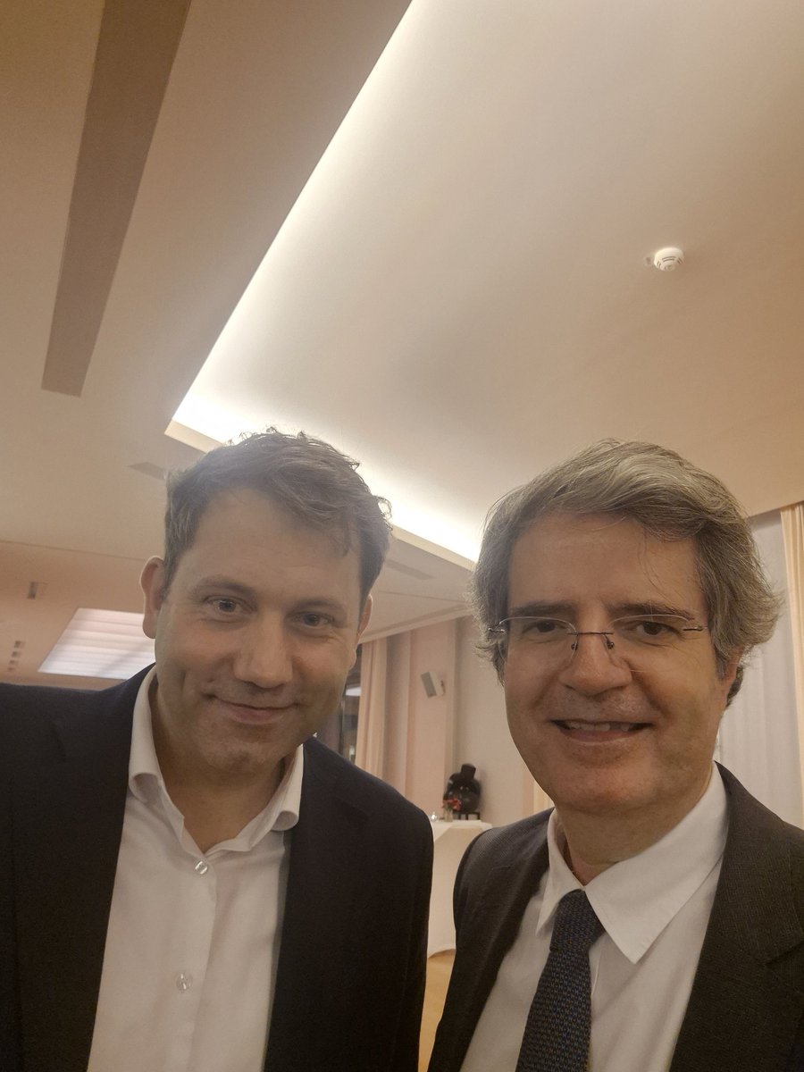 François Delattre (@amb_delattre) on Twitter photo Très heureux de recevoir
<a href="/benjaminhaddad/">Benjamin Haddad</a> et le co-président du <a href="/spdde/">SPD Parteivorstand 🇪🇺</a> <a href="/larsklingbeil/">Lars Klingbeil 🇪🇺</a> parmi les invités d'honneur des "Pariser Platz Gespräche". Bravo à <a href="/Cornelia_Woll/">Cornelia Woll</a> et <a href="/LindnerJS/">Johannes Lindner</a> et aux équipes de <a href="/thehertieschool/">Hertie School</a> et <a href="/DelorsBerlin/">Jacques Delors Centre</a> pour ce grand moment du 🇫🇷-🇩🇪 ! Très heureux de recevoir
<a href="/benjaminhaddad/">Benjamin Haddad</a> et le co-président du <a href="/spdde/">SPD Parteivorstand 🇪🇺</a> <a href="/larsklingbeil/">Lars Klingbeil 🇪🇺</a> parmi les invités d'honneur des "Pariser Platz Gespräche". Bravo à <a href="/Cornelia_Woll/">Cornelia Woll</a> et <a href="/LindnerJS/">Johannes Lindner</a> et aux équipes de <a href="/thehertieschool/">Hertie School</a> et <a href="/DelorsBerlin/">Jacques Delors Centre</a> pour ce grand moment du 🇫🇷-🇩🇪 !