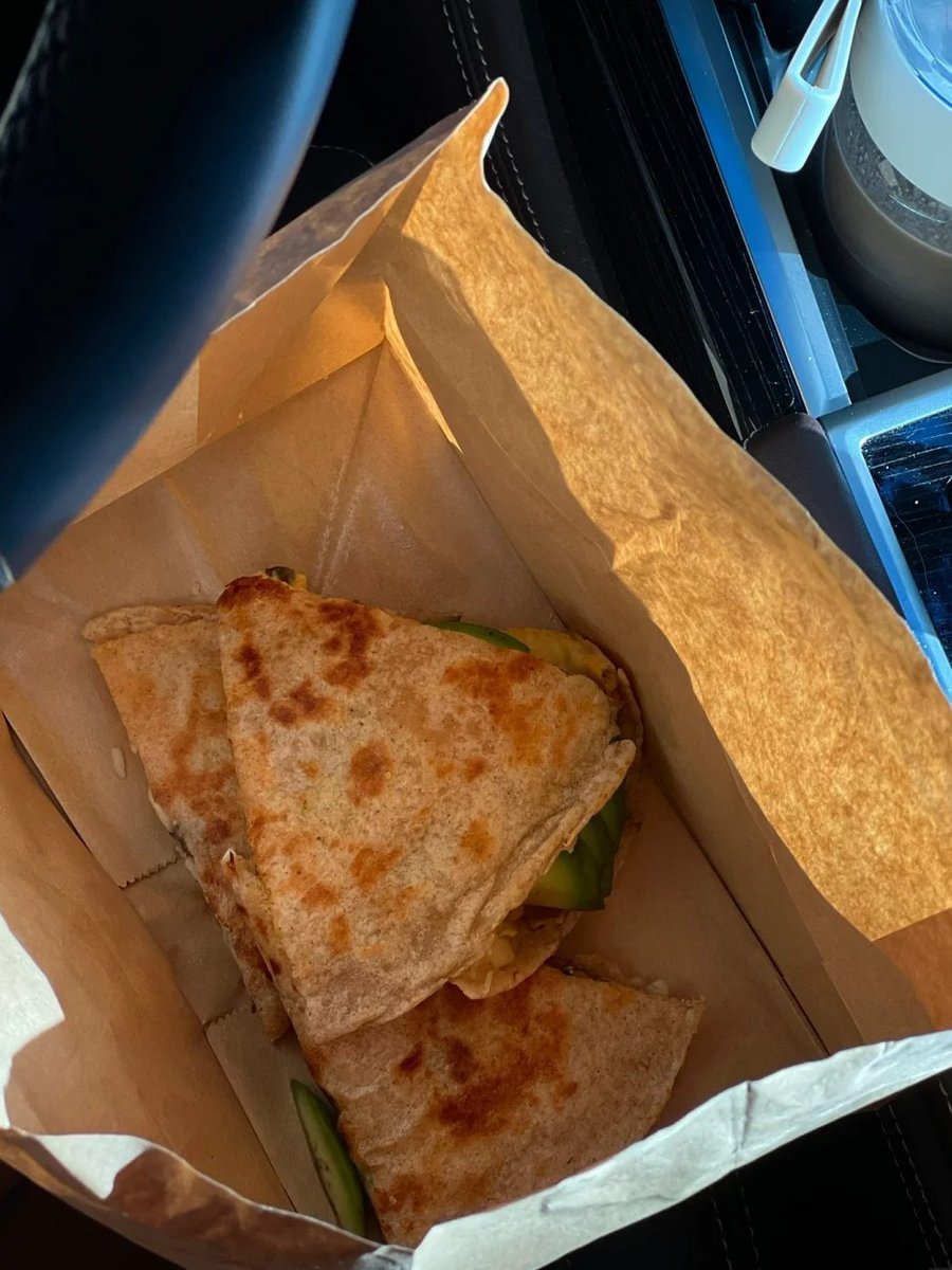 A cup of warmth to end the day right
#CoffeeMoments #EveningCoffee #CozyVibes #CupOfHappiness #CoffeeBreak