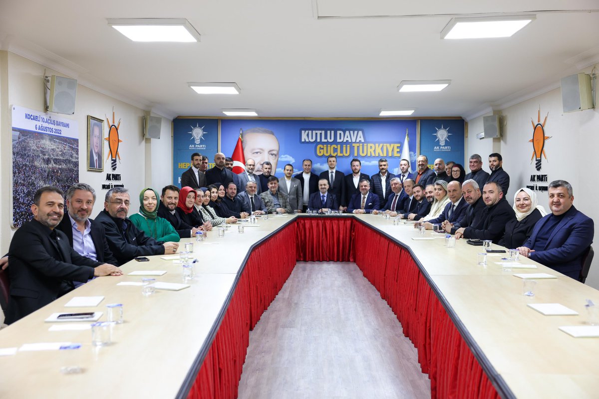 akkadinizmit41's tweet photo. İzmit İlçe Kongremiz sonrası İlçe Başkanımız @HDokuzlar ve ana kademe yöneticilerimizle birlikte, İl Başkanımız @SahinTalus ile bir araya geldik.

Toplantı sonrası 7 Aralık’ta gerçekleştireceğimiz 6. Olağan İzmit İlçe Kadın Kolları Kongremize kıymetli İl Başkanımızı davet ettik. https://t.co/3Us1hPYpfq
