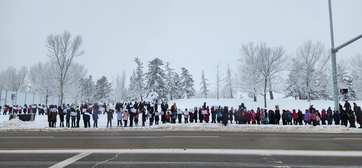 IslamCalgary's tweet image. In the wake of escalating global conflicts, AMS Calgary students braved the bone chilling cold to hold their 2nd Annual “Voices for Peace” Walk - calling for unity, dialogue, &amp;amp; compassion in these turbulent times.