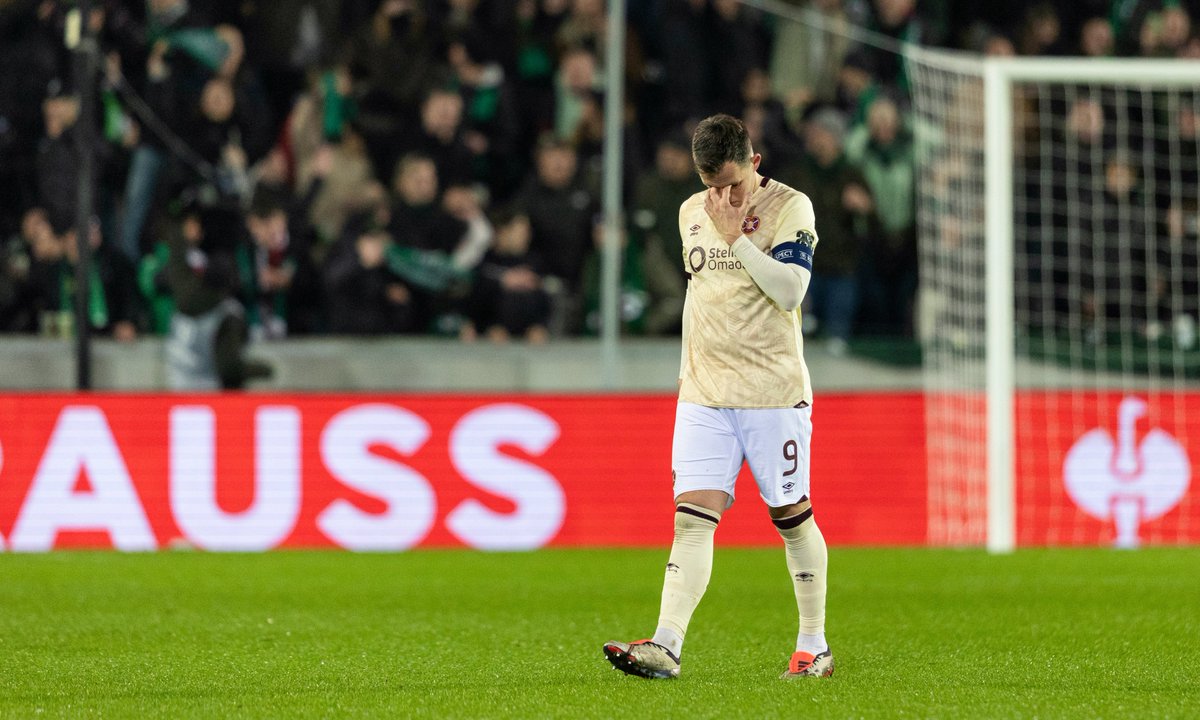 Football_Scot's tweet photo. Lawrence Shankland Hearts woes worsen as fans chant for striker to GO after penalty miss ❌

🔗 https://t.co/kyIcA7vEqx https://t.co/uHLMJHw7Kx