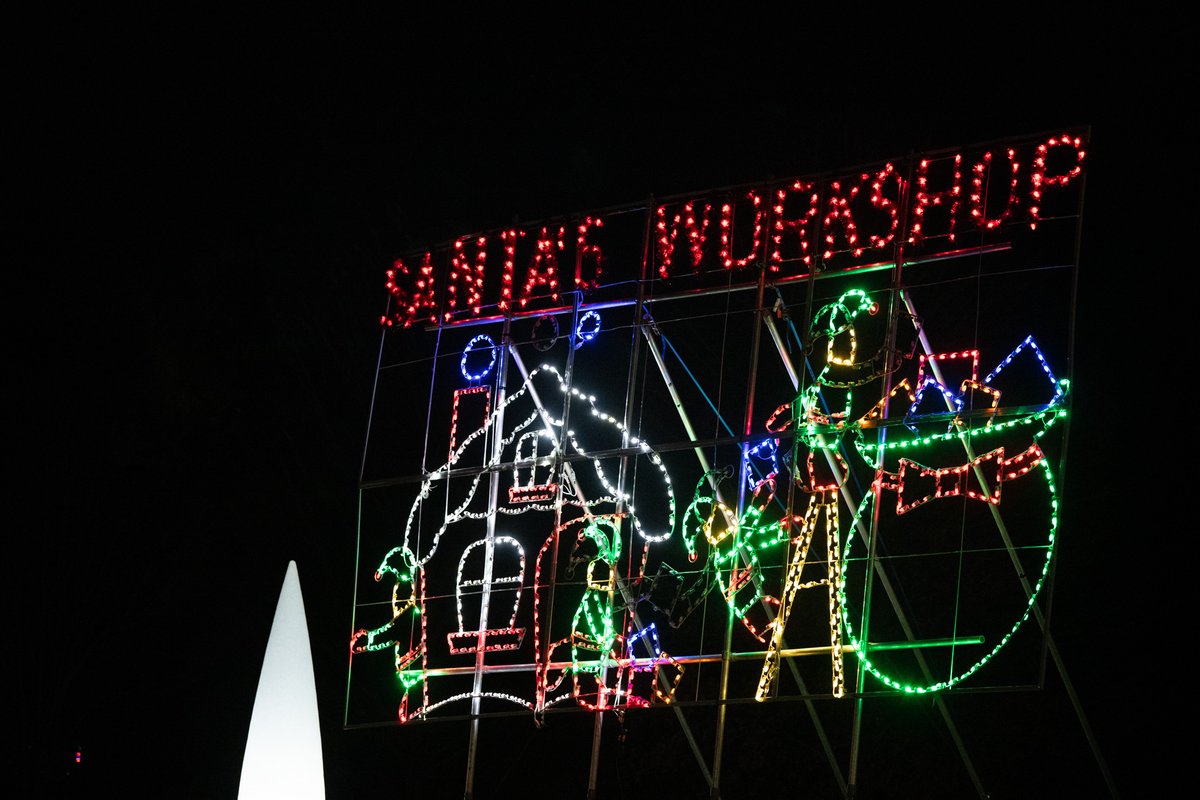 Events | Santa and Mrs. Claus will make an appearance at the Festival of Lights display this Friday from 6:30 p.m. to 8 p.m.! 🎅🤶 They will be there every Friday from Nov. 29 to Dec. 20, collecting letters and Christmas wishes before the big day. 

The Festival of Lights holiday