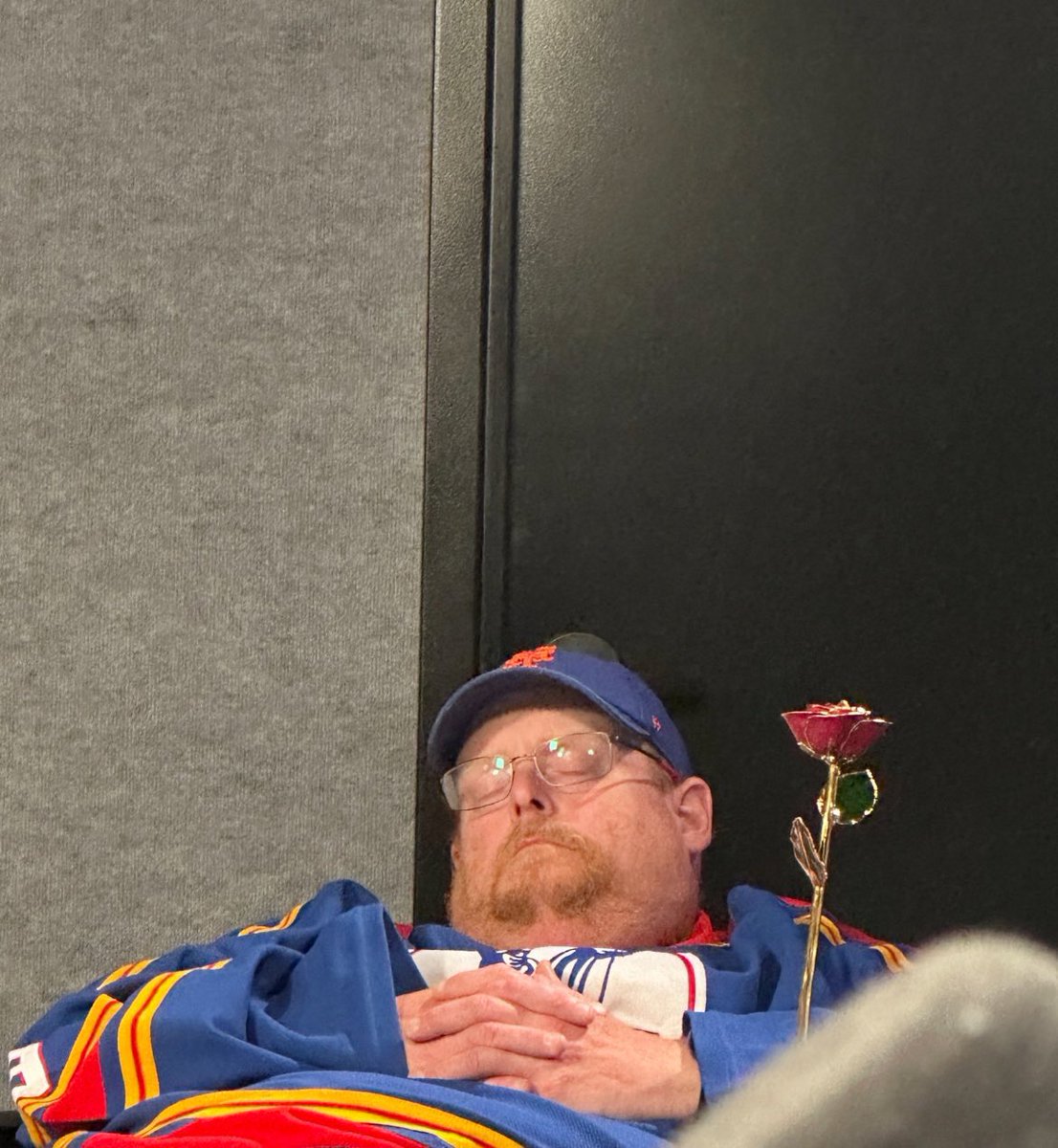 barstoolsports's tweet photo. Watching football after housing my 4th plate https://t.co/mW4A3tMkfO
