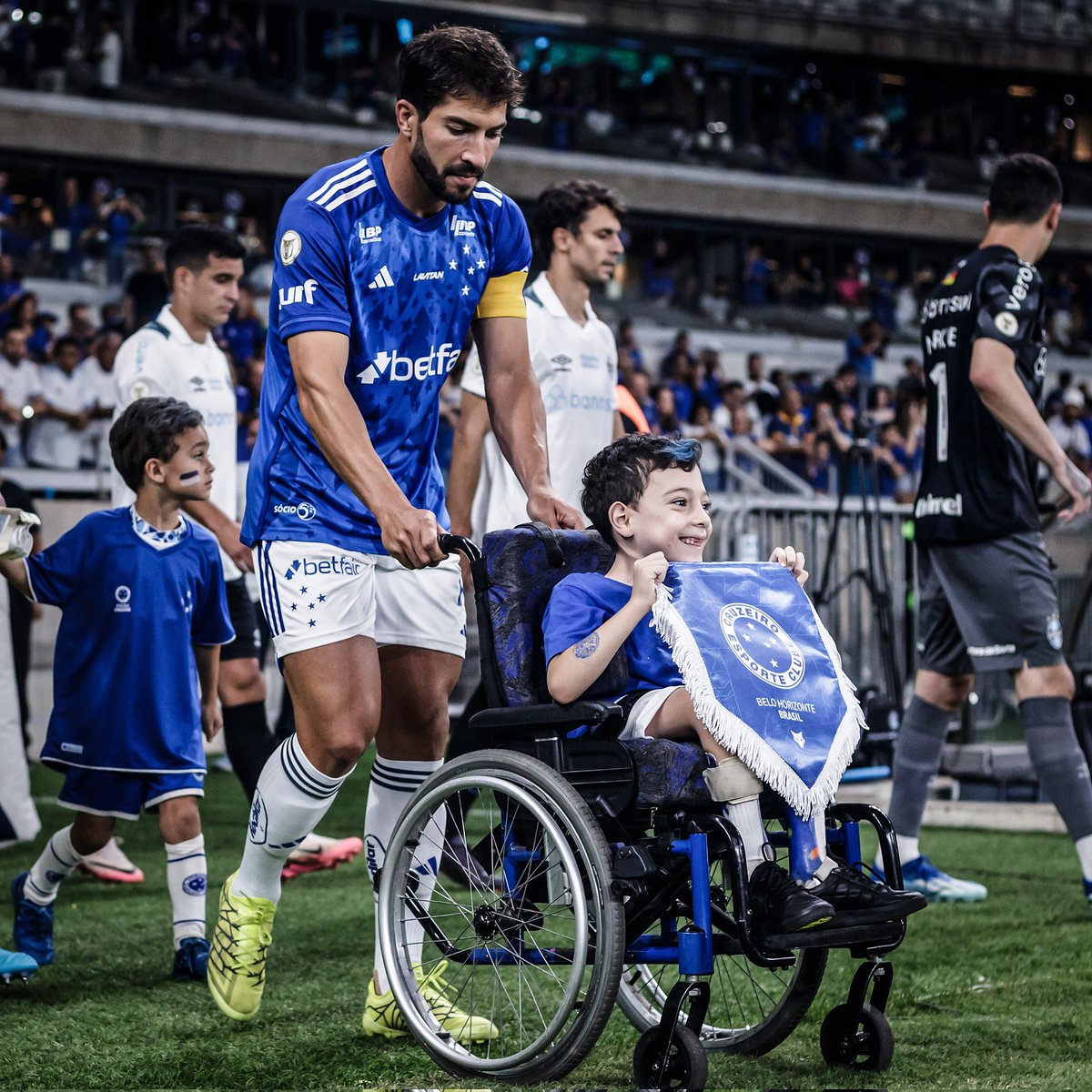 🔵⚪️
.
.
📸 <a href="/ggaleixo/">Gustavo Aleixo</a>