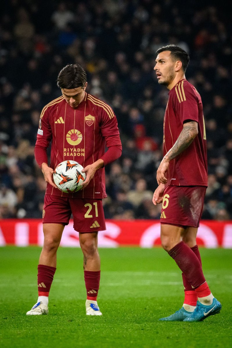 ASRmATT_'s tweet photo. FT: Tottenham 2-2 Roma

THANK YOU HUMMELS 

#TottenhamRoma | #ASRoma | #TOTROM https://t.co/yTTmDAyJw6