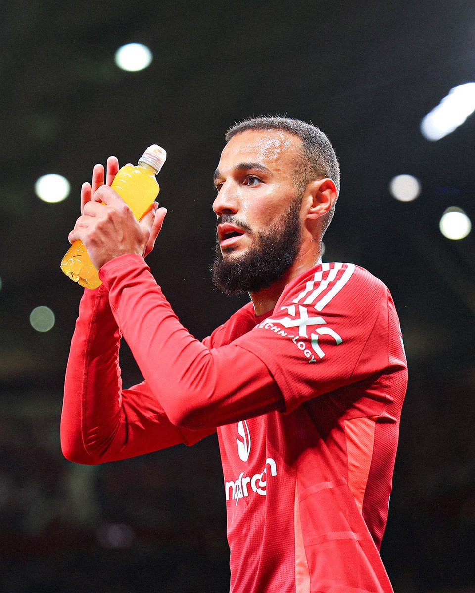 centredevils's tweet photo. This is a Noussair Mazraoui Appreciation Post. https://t.co/PGXiOUFe1h