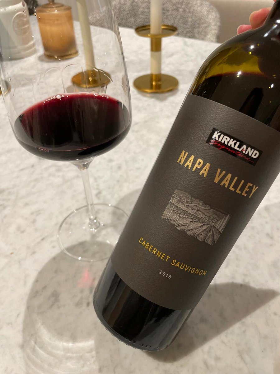 Lisa35360413's tweet photo. Red Wine🍷 or White Wine🍸? https://t.co/yUMU5ADlPQ