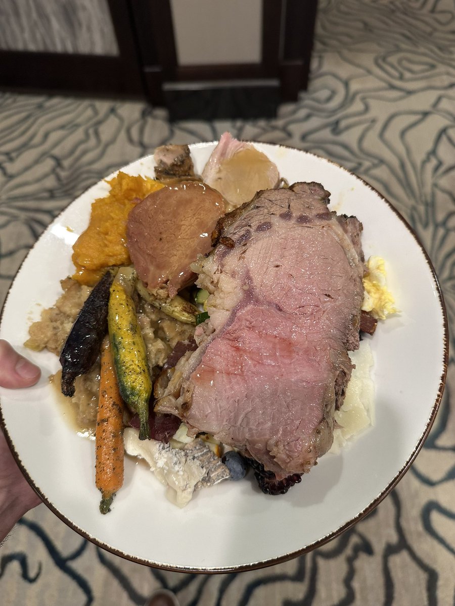 Thanksgiving is an elite holiday 

 Prioritizes gratitude, family and nourishing food 🇺🇸🥩🍗