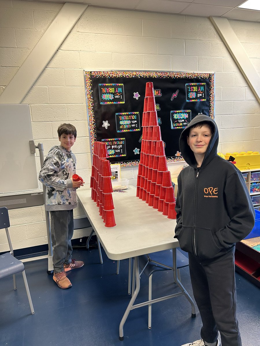 MsGrahamGr5's tweet photo. Maker space fun! https://t.co/pPAJb1vc6C