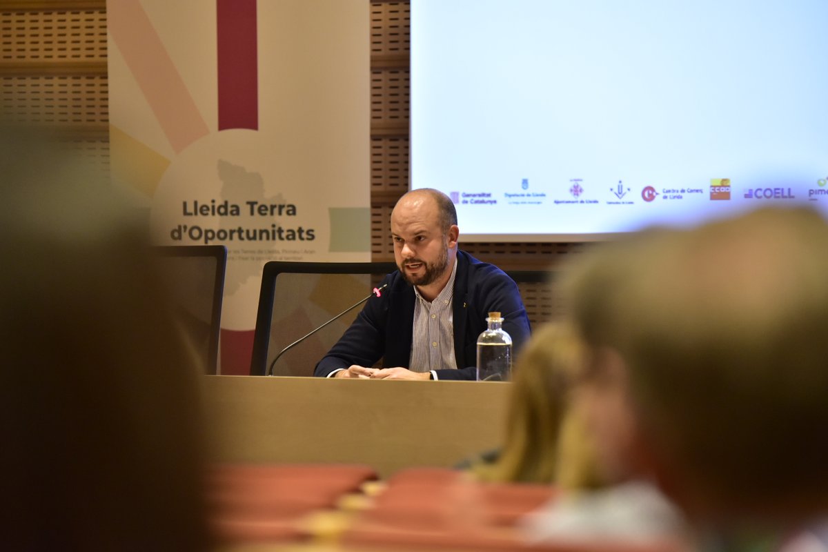 Promo_Economica's tweet photo. 🌱El vicepresident de @promo_economica de la @diputaciolleida, @jordi_verdu, ha fet la cloenda del #LAB4TI, en la qual ha remarcat que els projectes presentats demostren la capacitat del territori per innovar i transformar-se i fer de Lleida una terra d’oportunitats https://t.co/rGpIfVCfMS