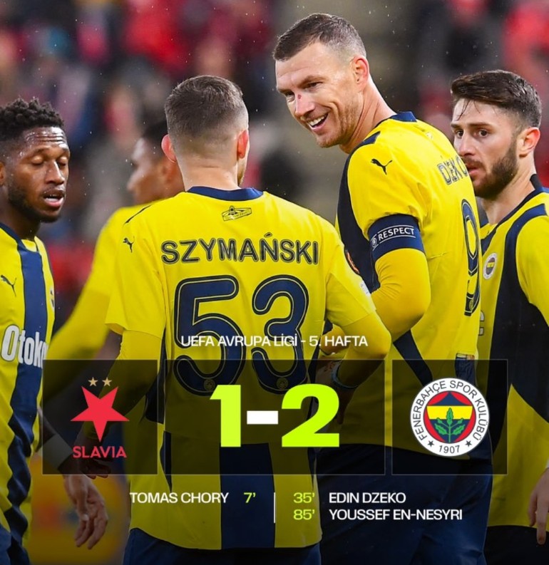 ÜLKE PUANI'nı BİZ HALLEDERİZ SİZ HOCA EFENDİNİZİN 40'ına  ÜZÜLÜN 💛💙💛💙
#iyiki
<a href="/Fenerbahce/">Fenerbahçe SK</a>