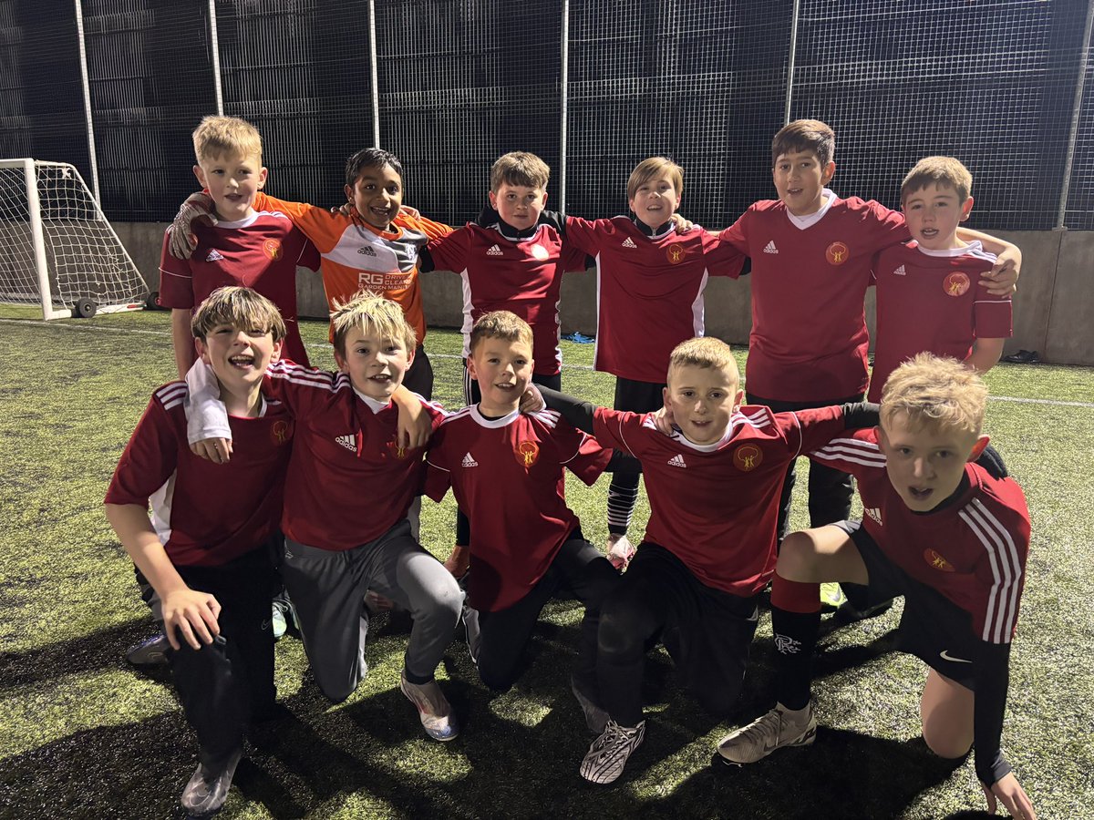 Delighted with the effort from this team tonight in our friendly v Kennoway PS. They represented the school so well and were still in high spirits even after a 4-3 loss. ⚽️#TeamDenbeath