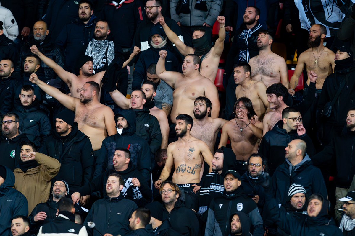 elittesport's tweet photo. Emocijas 🔵⚽️⚪️
#RFSPAOK #UEL https://t.co/7oDTQGDQnU