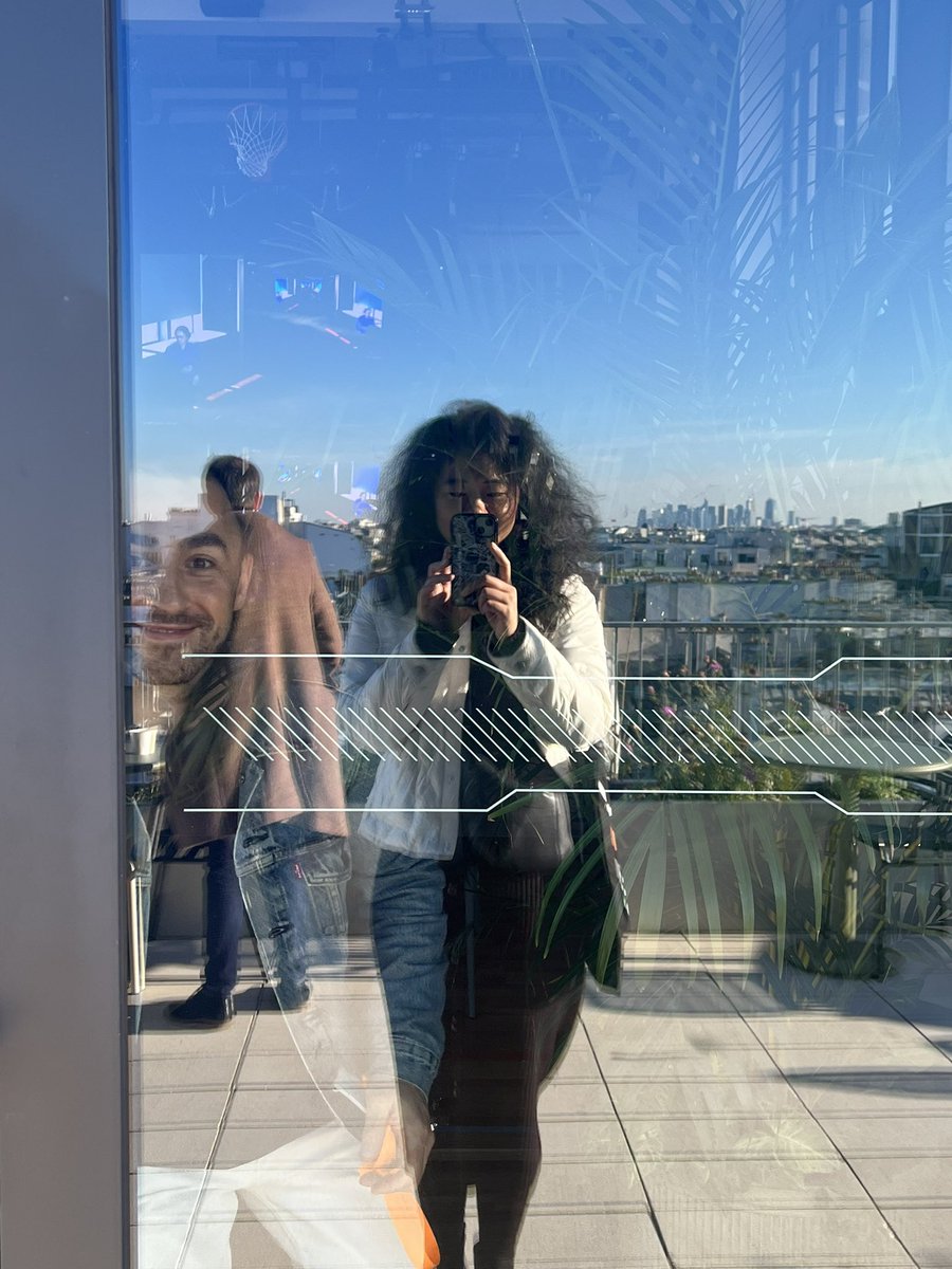 🔥 It was an absolute blast to be part of the <a href="/solana/">Solana</a> Demo Day pitching <a href="/superlinkgg/">💫 superlink 🚀 Super Charge Sales with Blinks</a> on stage at the stunning <a href="/Ledger/">Ledger</a> HQ! 💎✨ 

Shout out to <a href="/Arthurisfrench/">Arthur Dietrich</a> <a href="/0xSorcier/">Sorcier 🧙‍♂️🪄✺</a> <a href="/SuperteamFRANCE/">Superteam France</a> for the opportunity ❤️

And this is just the beginning of the journey—now time to ship! 🚢🚢🚢