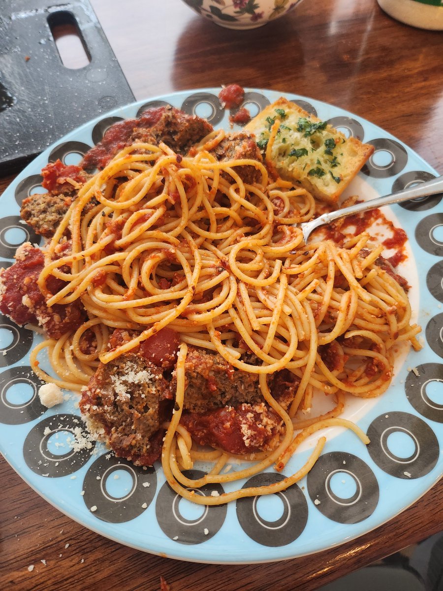 Happy Thanksgiving 🦃 pass the sketti