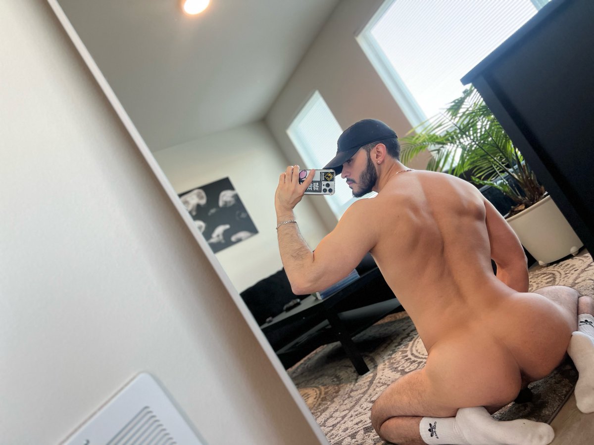 knnyboo's tweet photo. Save a turkey🦃
Stuff a bottom😈 https://t.co/7H4HRY2dD3