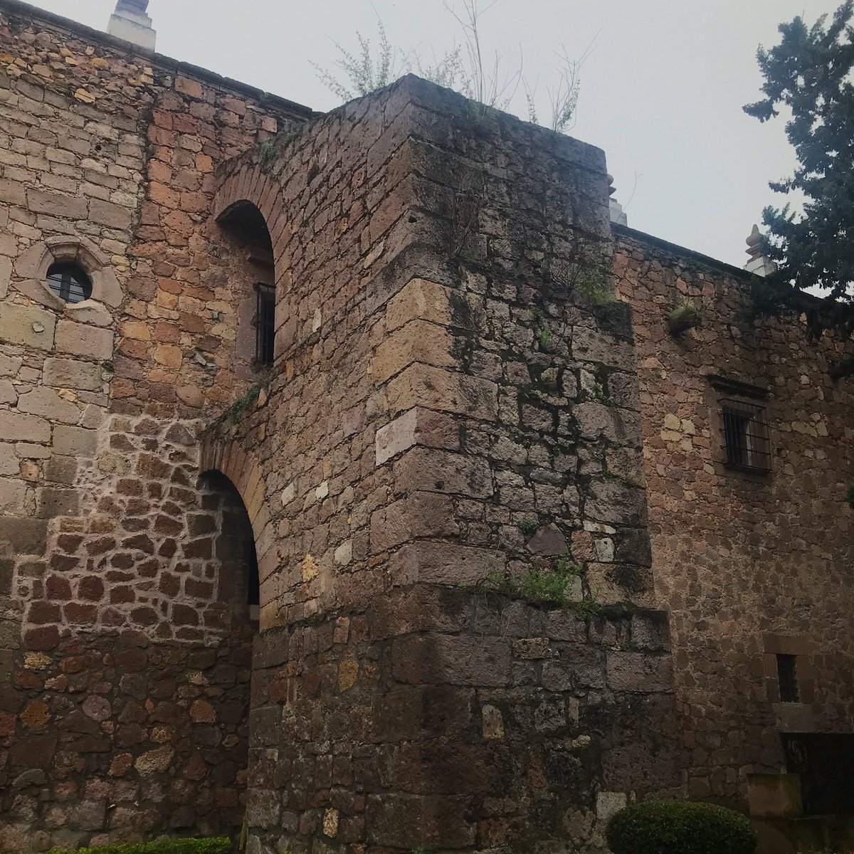 ☁️☁️☁️

#Cantera #Ventana #Arco #CasaNatalDeMorelos #Museo #Patio #PatrimonioCulturalDeLaHumanidad #CentroHistórico #Morelia #Michoacán #México