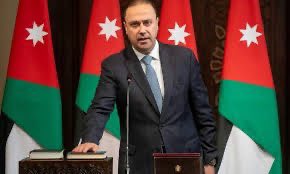 Ordoni_Nashmi's tweet photo. معالي @JafarHassan 

هل تجاهل الإعلام الأردني ذكرى وصفي التل كالمملكة ورؤيا؟
وفي المقابل، يتم اليوم تكريم فنانه من وزير الاتصال الحكومي كأنها أولوية!

إقالة الوزير محمد المومني و أيضاً بشير المومني مدير هيئة الإعلام لترك المجال لشخصيات أكثر كفاءة وقربًا من أولوياتنا الوطنية! https://t.co/kO1Km5LVqv