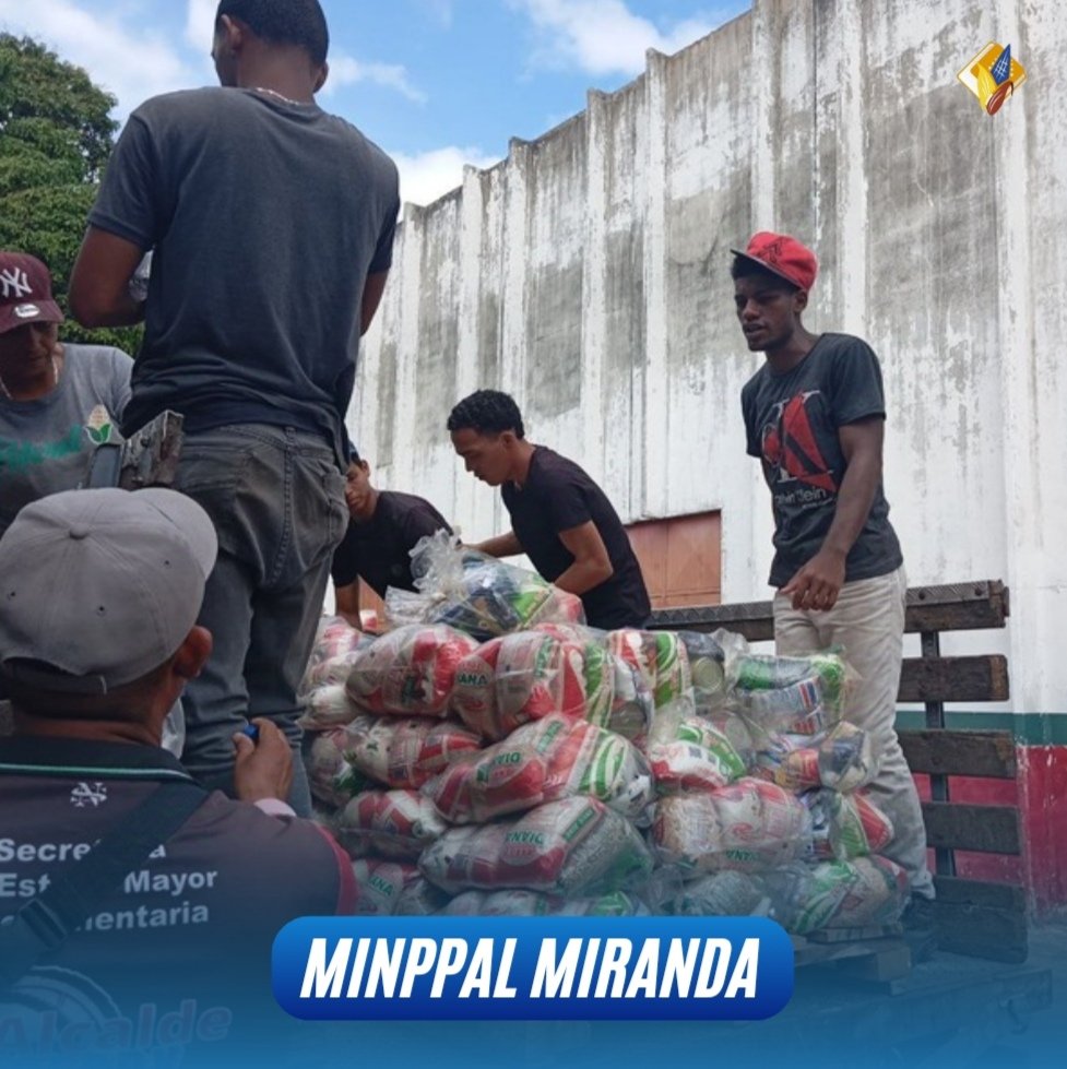 Clap_EdoMiranda's tweet photo. 🖤❤️💛 Familias de 12 comunidades organizadas en #clap📦 del Sector Los Naranjos reciben el suplemento alimenticio cada mes como lo ha instruido el Presidente @nicolasmaduro 
@minppal_ministerio y @eliojoseserrano trabajan de forma coordinada para la distribución equitativa https://t.co/AlHjjVDOx5