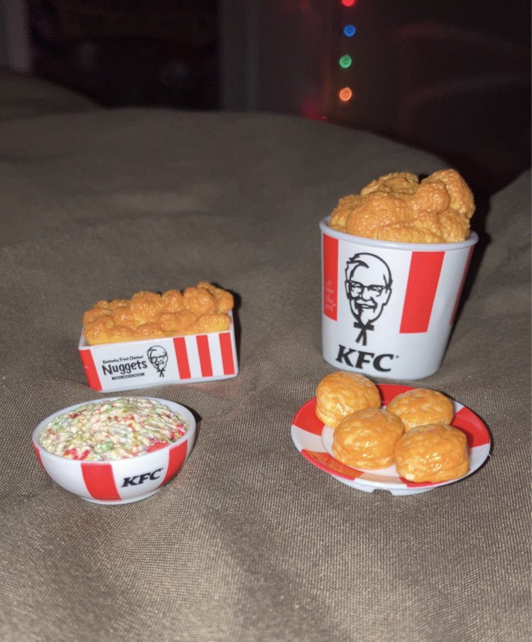 LizzyIsLosing's tweet image. You have 10 minutes to eat this in order to reach your ugw, can you do it?