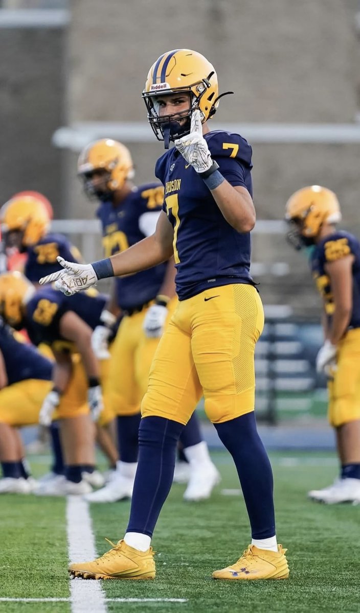 BEST WR IN THE STATE - SENIOR SZN TAPE:

UNCOMMITTED 🚨 

9 GAMES (1 game with only 1 quarter played) 

STATS: 

-43 CATCHES
-1056 TOTAL YARDS
-12 TOUCHDOWNS

TAPE ⬇️

Check out my highlight - hudl.com/v/2QF7te